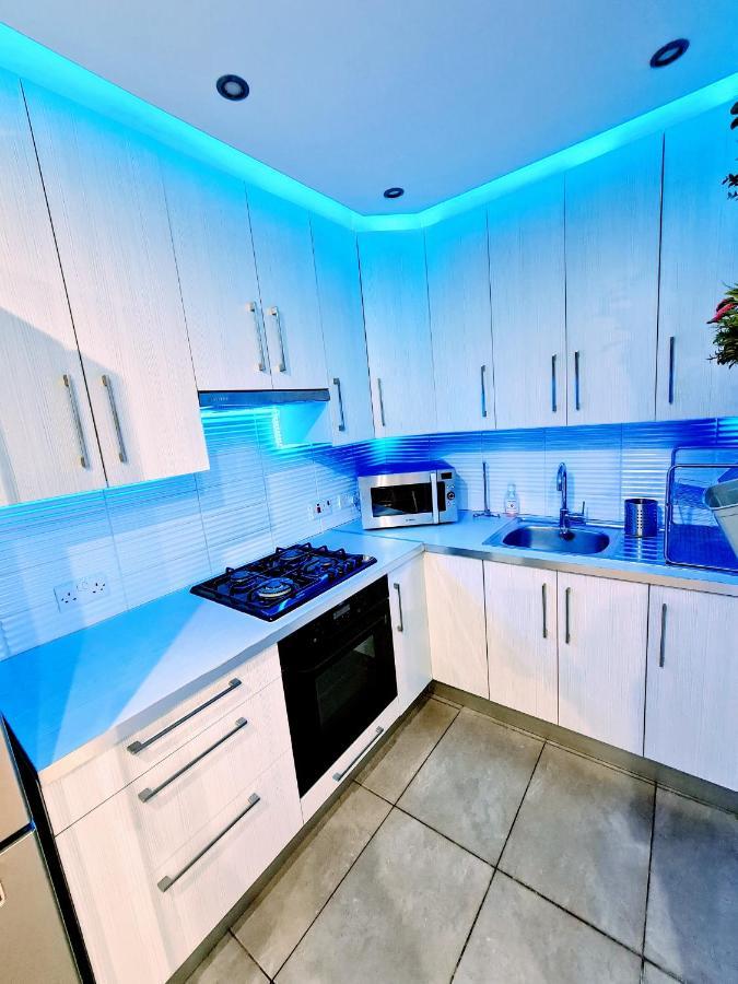 Hidden Lights Deluxe Apartment Айя-Напа Экстерьер фото
